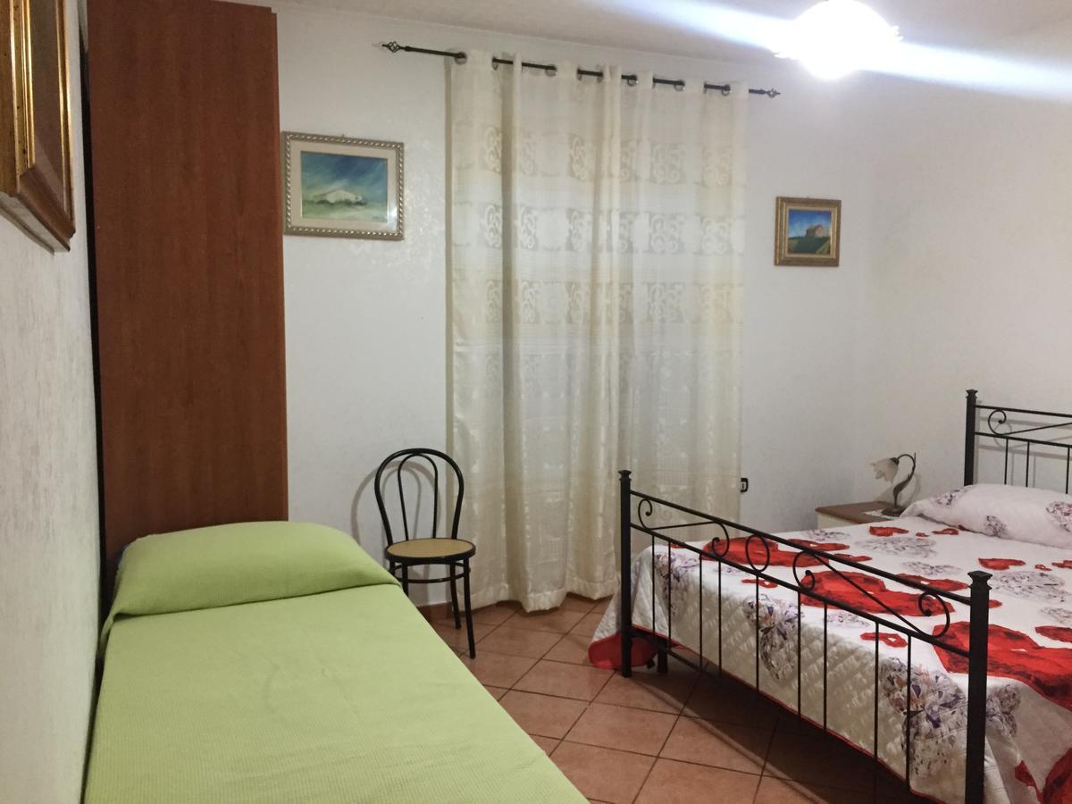 Il Normanno B&B Mileto Bagian luar foto