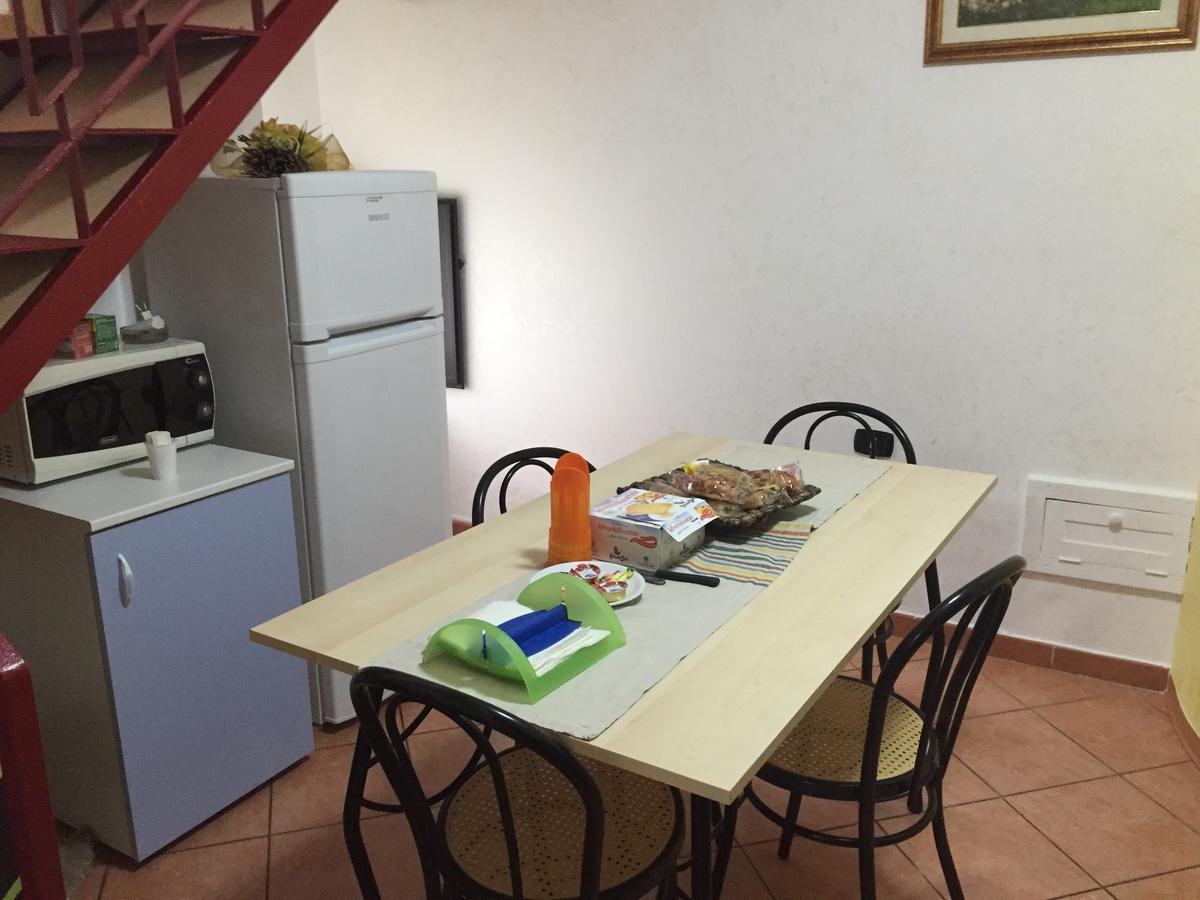 Il Normanno B&B Mileto Bagian luar foto