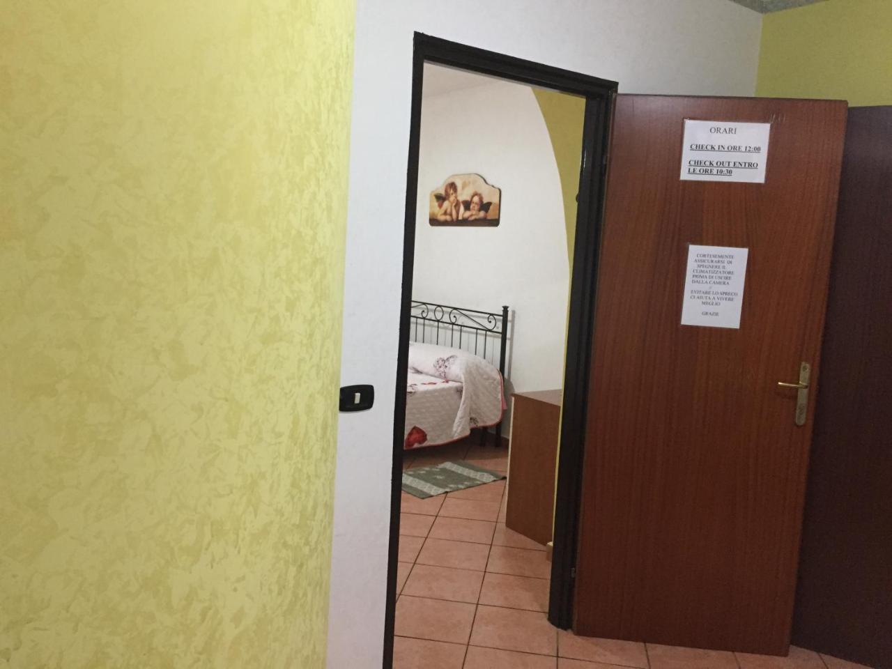 Il Normanno B&B Mileto Bagian luar foto