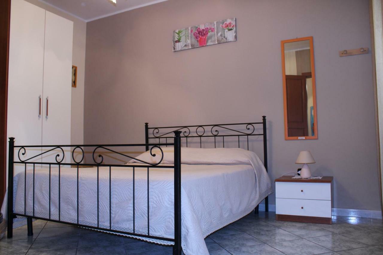 Il Normanno B&B Mileto Bagian luar foto