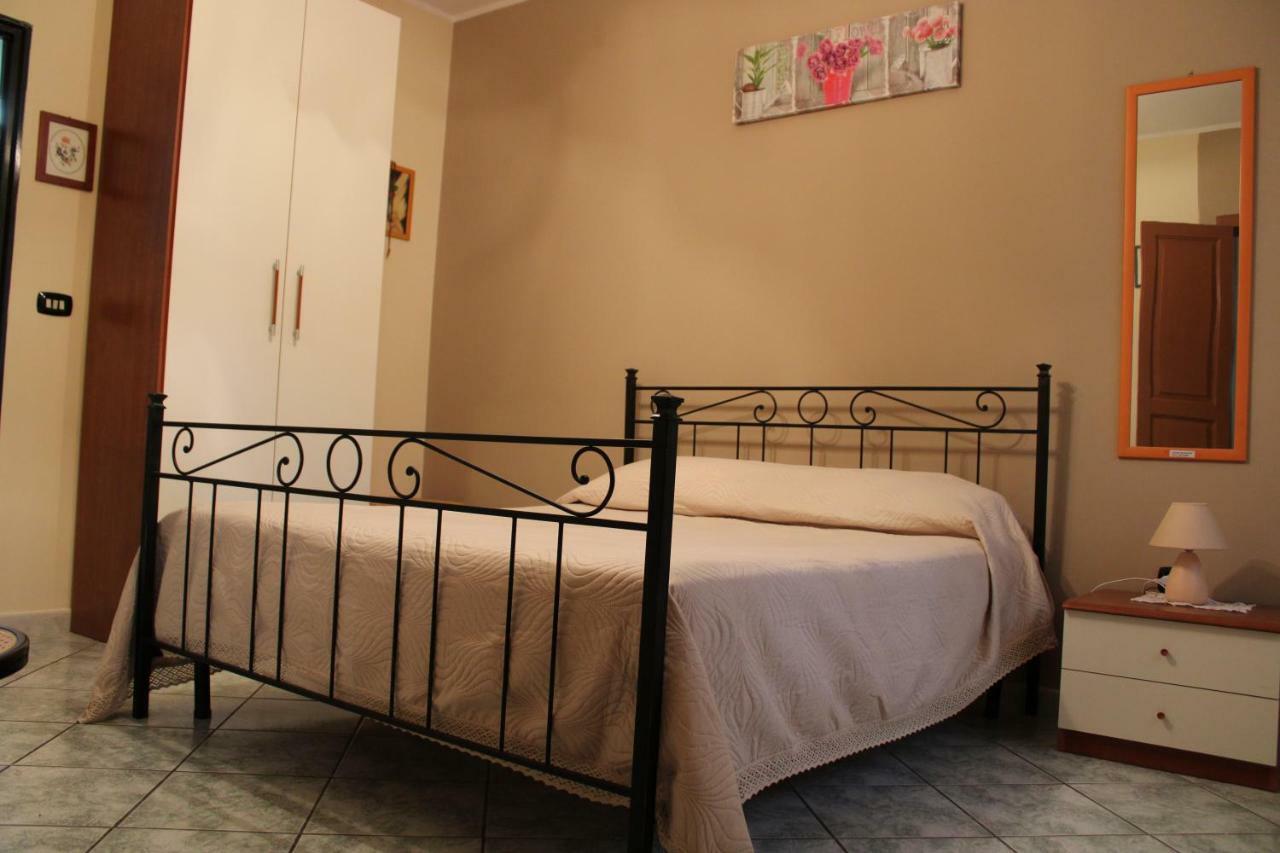 Il Normanno B&B Mileto Bagian luar foto