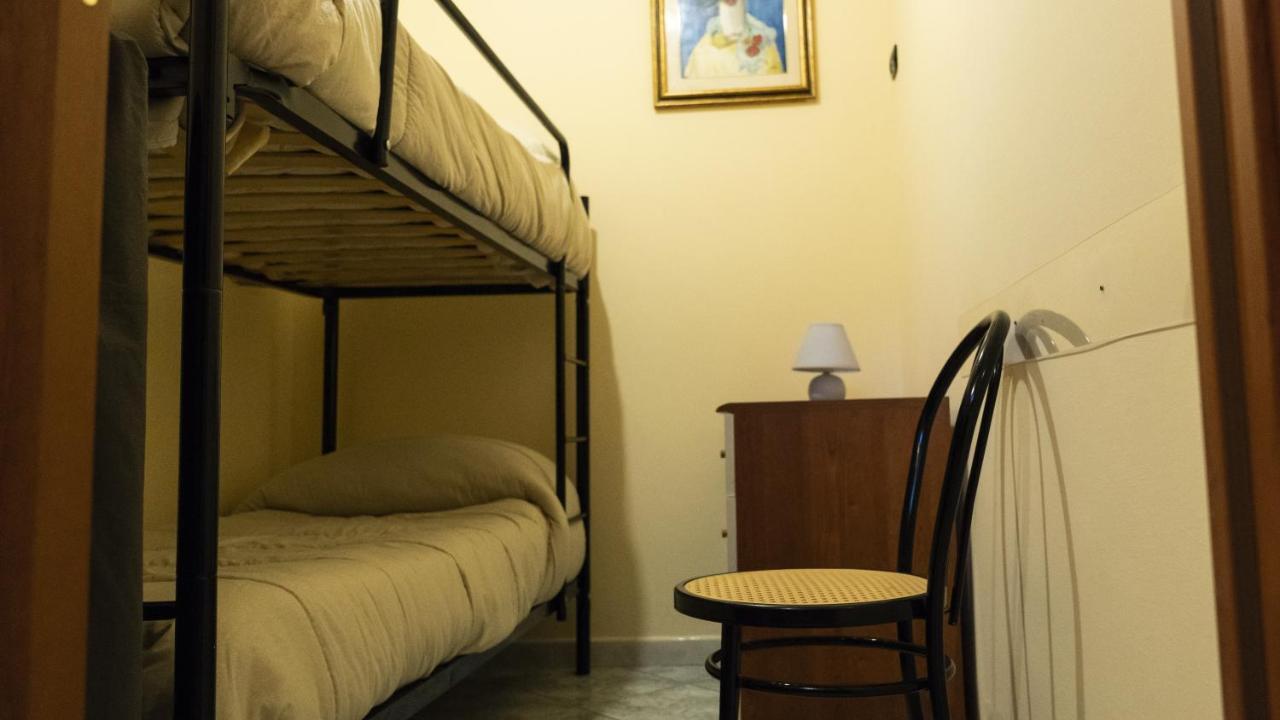 Il Normanno B&B Mileto Bagian luar foto