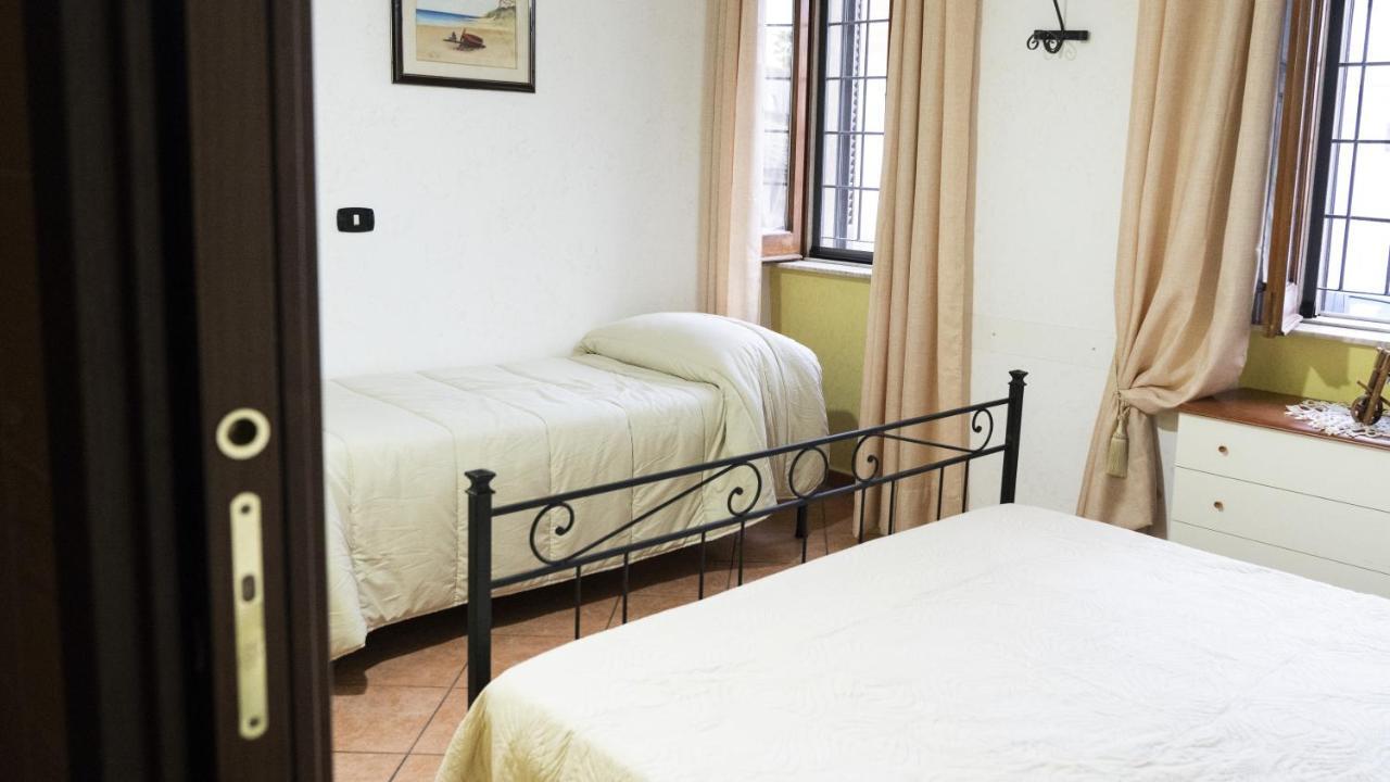 Il Normanno B&B Mileto Bagian luar foto