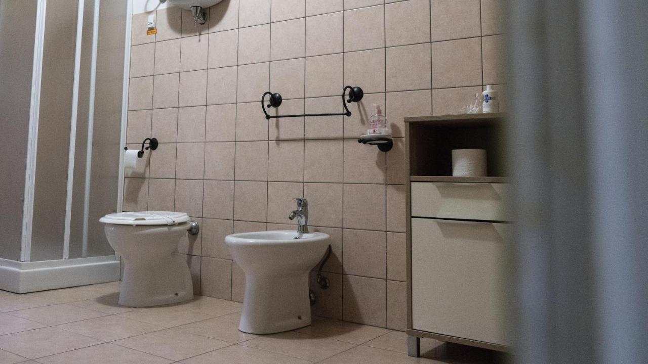 Il Normanno B&B Mileto Bagian luar foto
