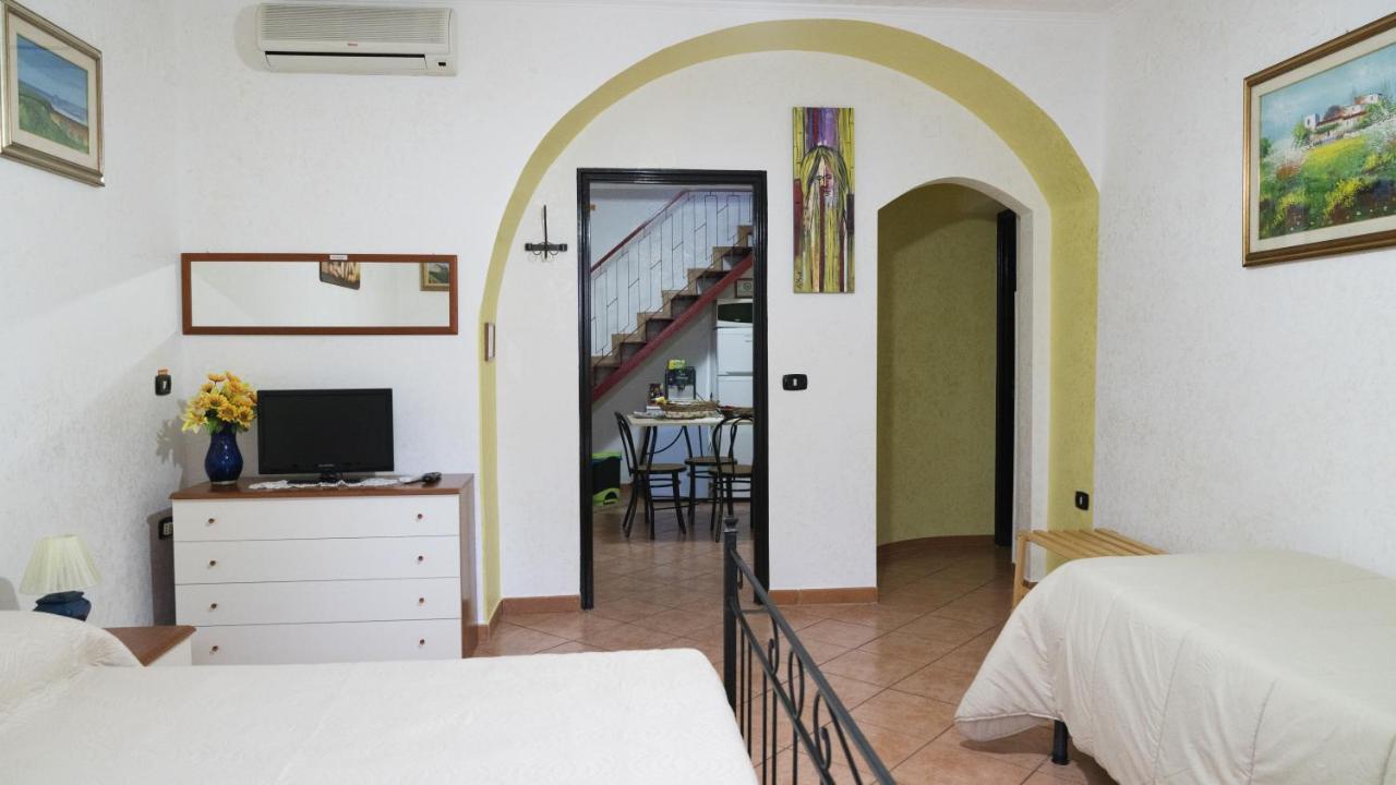 Il Normanno B&B Mileto Bagian luar foto